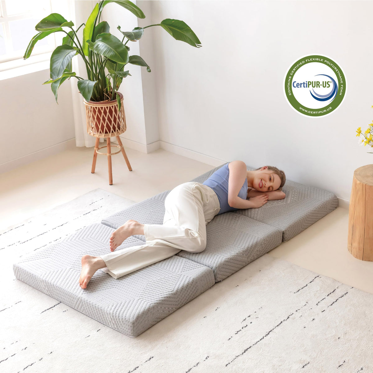 4 Inch Gel Memory Foam Trifold Mattress U9291
